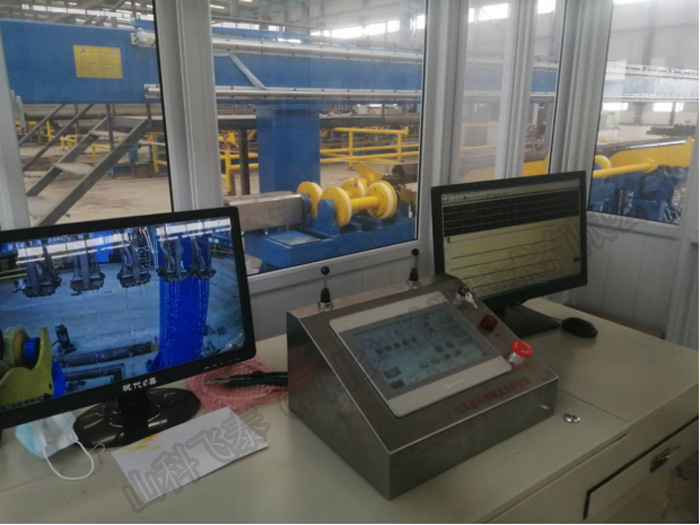 電控操作臺.jpg 電控操作臺.jpg